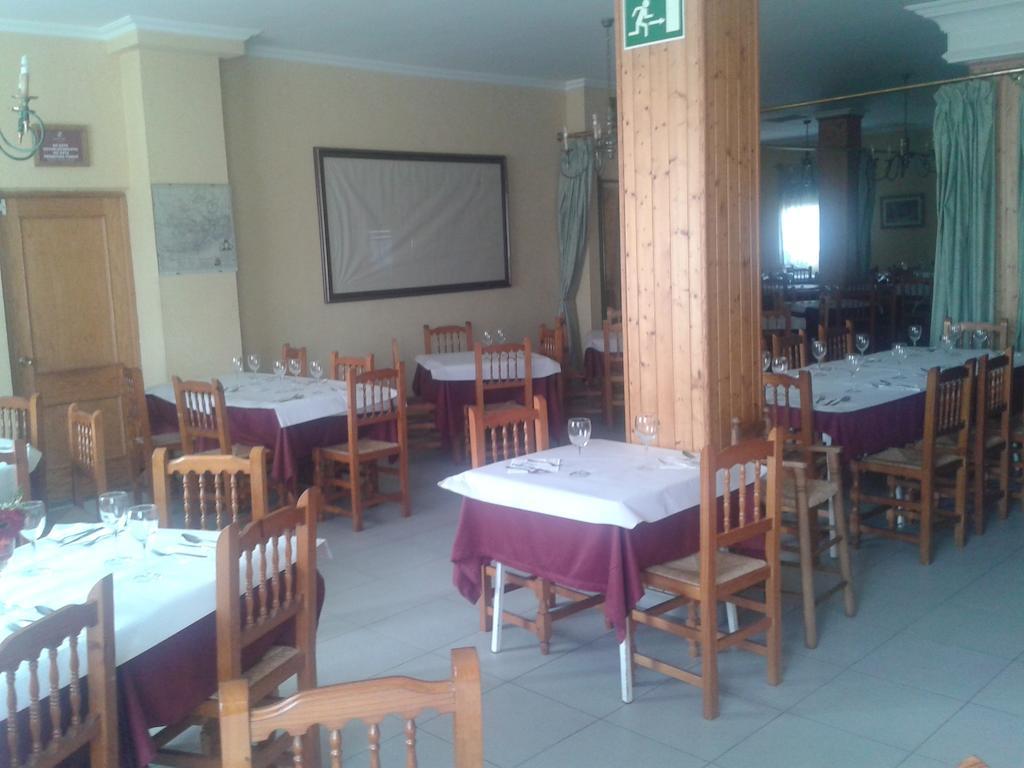 Hostal Restaurante Los Bronces Riópar Exteriör bild
