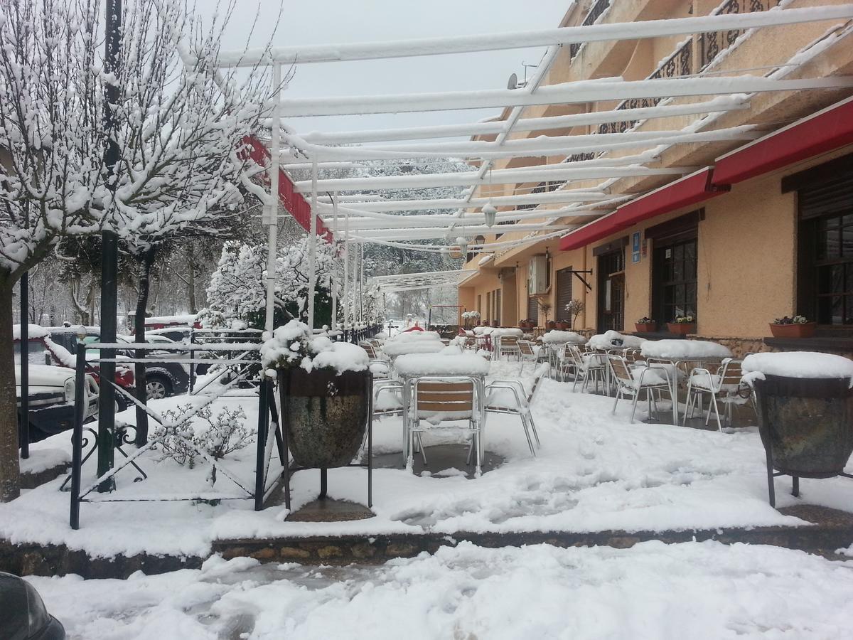 Hostal Restaurante Los Bronces Riópar Exteriör bild